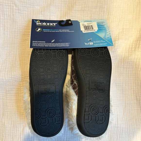 NWT isotoner Woman's Diamond Sweater Knit Clog Slippers | Size SM 6.5-7 - Picture 3 of 8